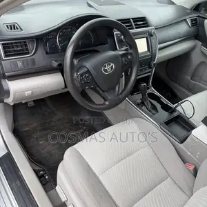 Toyota Camry LE 4dr Sedan (2.5L 4cyl 6A) 2015 Silver