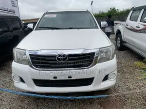Toyota Hilux 2014 White