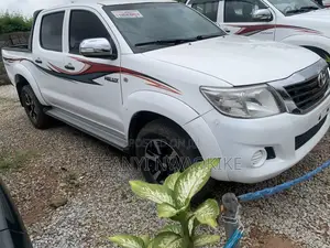 Toyota Hilux 2014 White