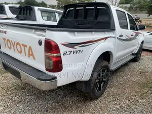 Toyota Hilux 2014 White