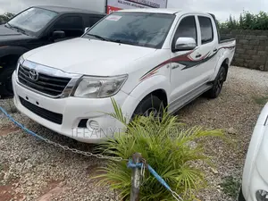 Toyota Hilux 2014 White