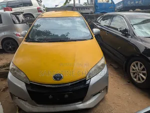 Toyota Wish 2014 Yellow