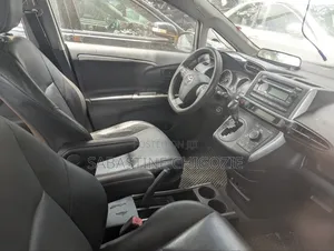 Toyota Wish 2014 Yellow