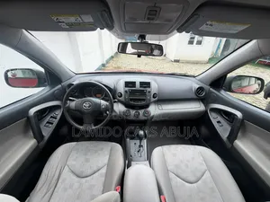 Toyota RAV4 2010 Red