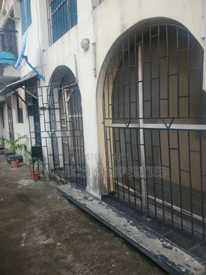 3bdrm Block of Flats in Karimu Laka, Egbeda for rent