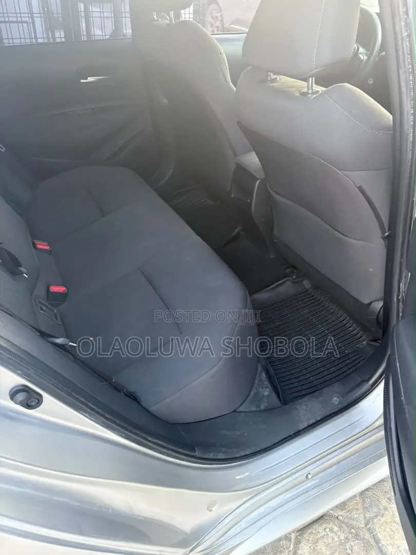 Toyota Corolla LE 2020 Silver