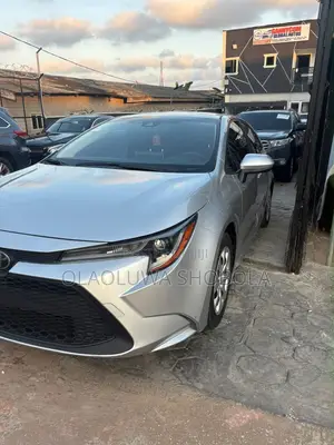 Toyota Corolla LE 2020 Silver
