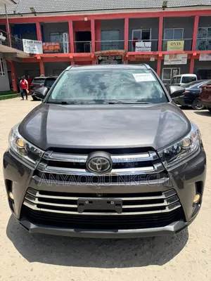 Toyota Highlander Limited 4x4 V6 (3.5L 6cyl 8A) 2018 Gray