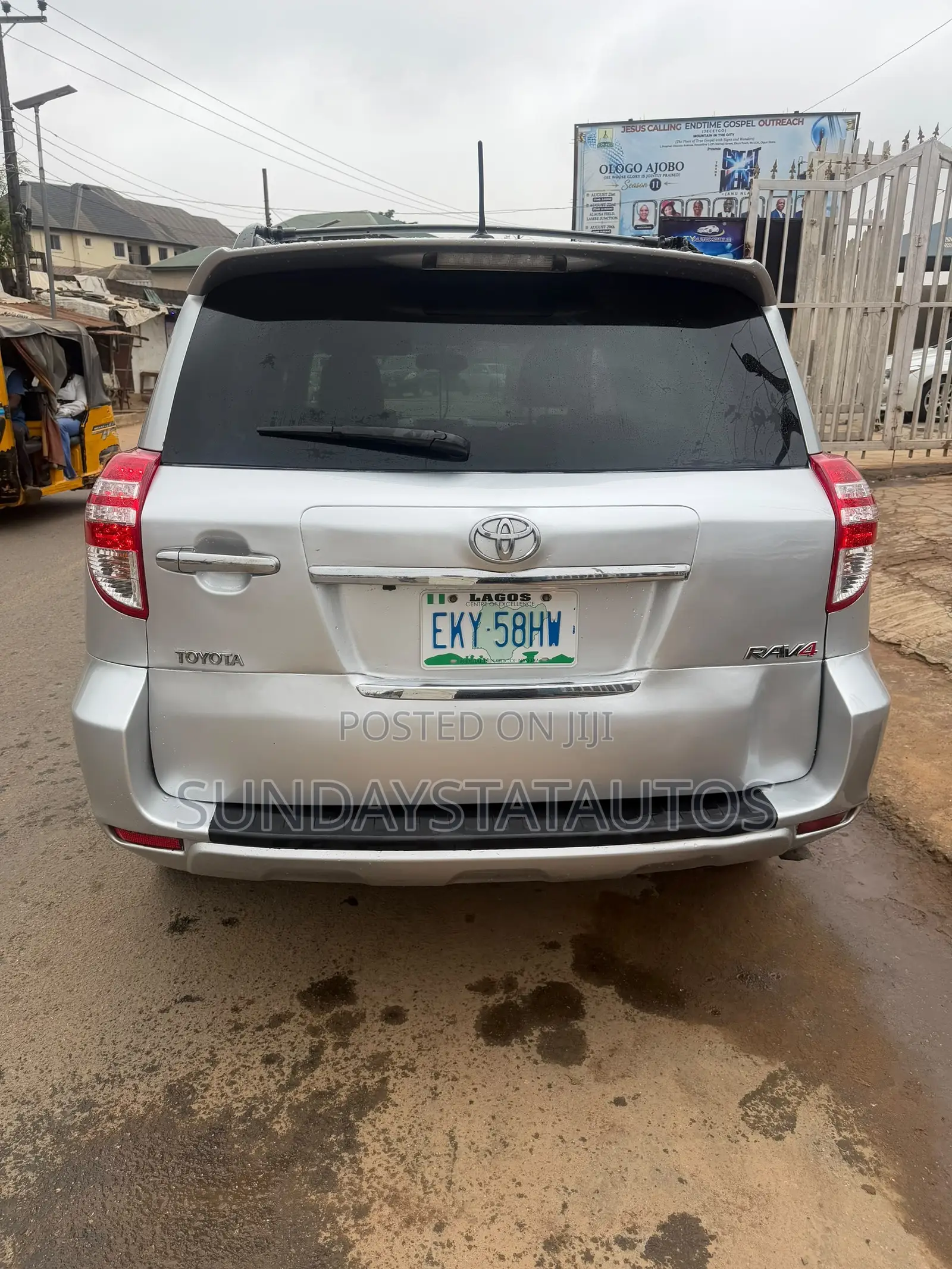 Toyota RAV4 2011 Silver
