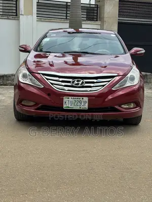 Hyundai Sonata Limited Sedan FWD (2.4L 4cyl 6A) 2012 Red