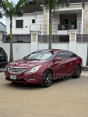 Hyundai Sonata Limited Sedan FWD (2.4L 4cyl 6A) 2012 Red