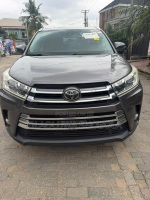 Toyota Highlander Limited 4x2 V6 (3.5L 6cyl 8A) 2017 Gray