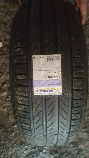 225/60/17 Michelin