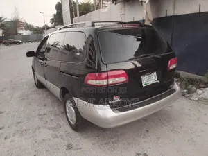Toyota Sienna LE 2009 Black