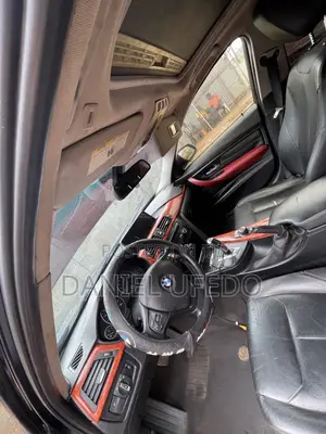 BMW 320i Sedan RWD 2013 Black