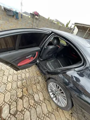BMW 320i Sedan RWD 2013 Black
