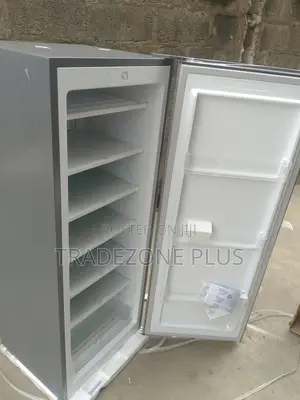 Hisense Standing Freezer – 190L Storage Capacity