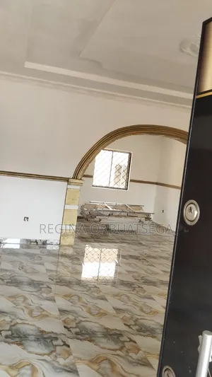 7bdrm Bungalow in Jos for rent