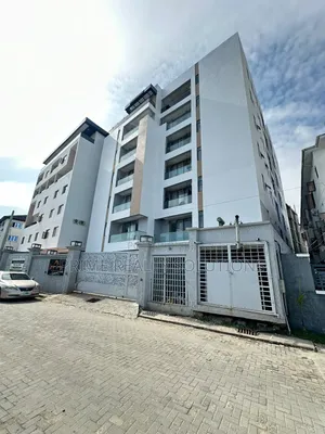 3bdrm Penthouse in Lekki Phase 1 for sale