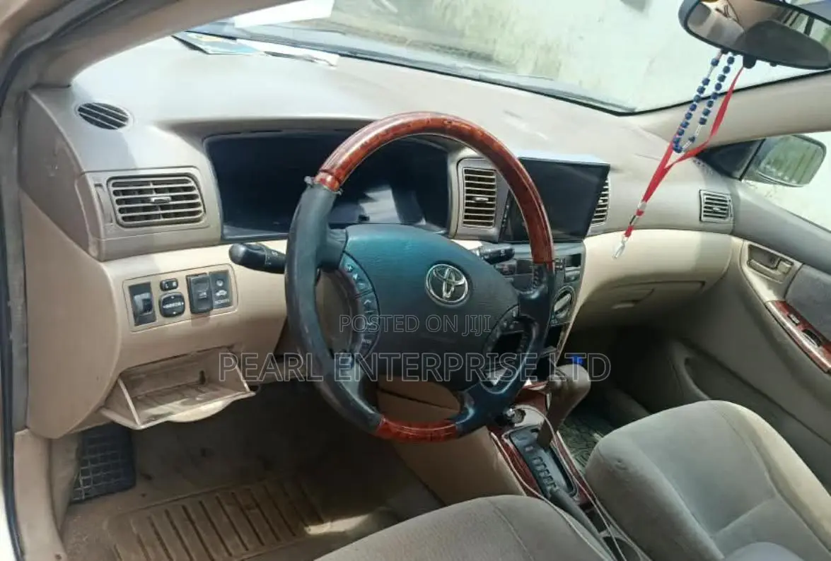 Toyota Corolla 2002 Gold