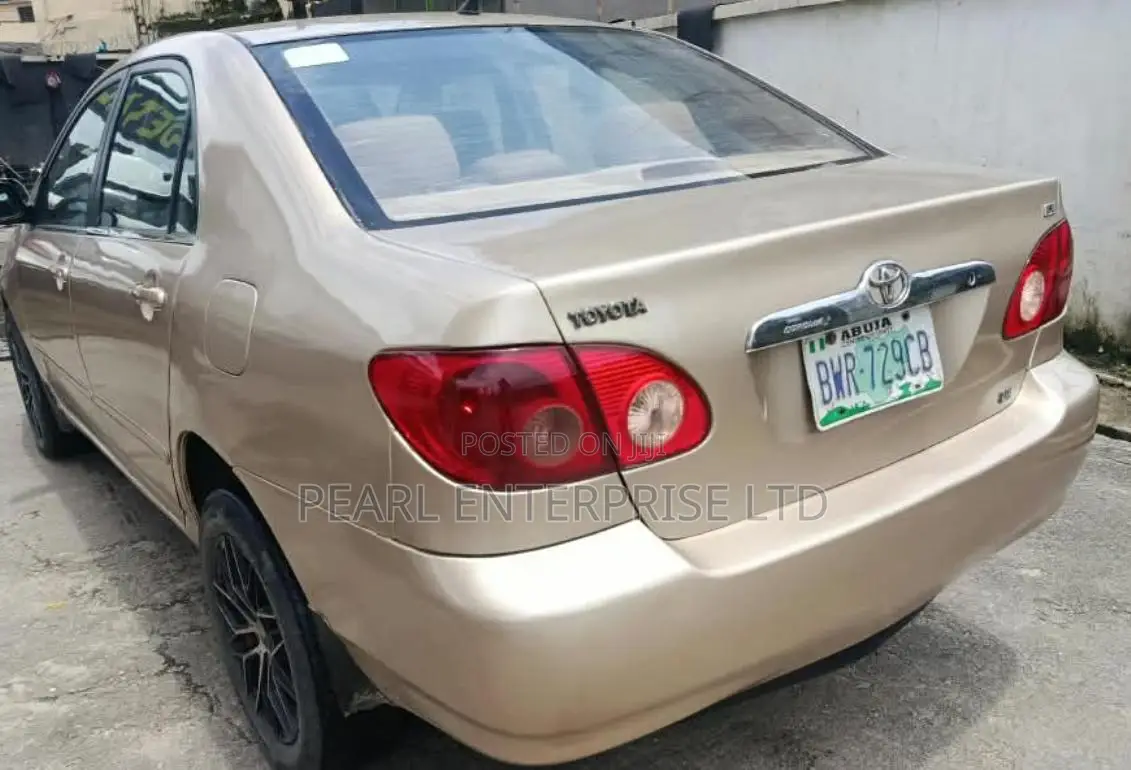 Toyota Corolla 2002 Gold