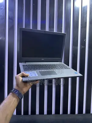 Laptop Dell Vostro 15 3000 4GB Intel Core i5 HDD 500GB