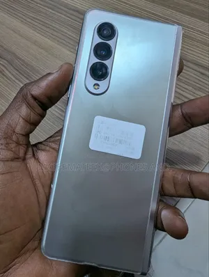Samsung Galaxy Z Fold 3 256 GB Gold