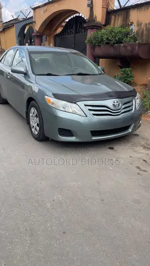 Toyota Camry LE 4dr Sedan (2.5L 4cyl 6A) 2011 Green