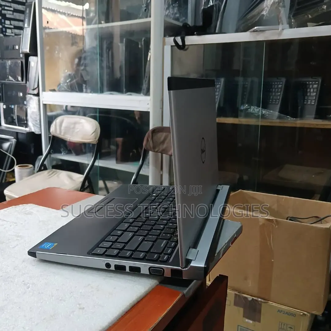 Laptop Dell Latitude 3330 4GB Intel Pentium SSD 128GB