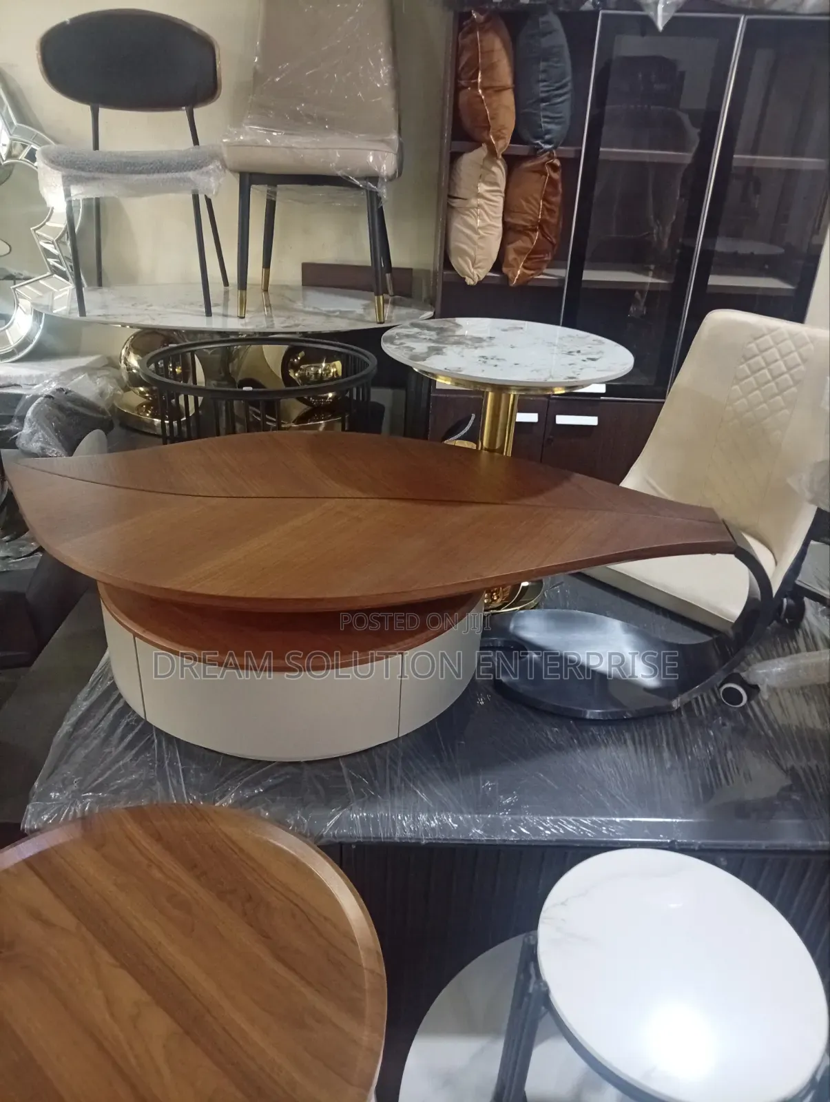 Beautiful Leaf Shape Centre Table