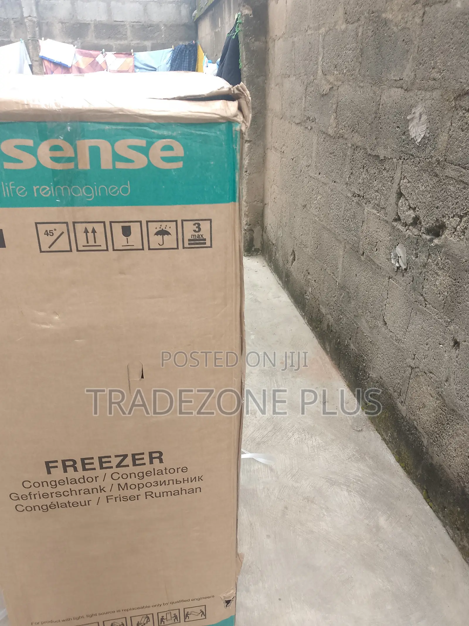 Hisense 190L Standing Freezer – Store More Easily