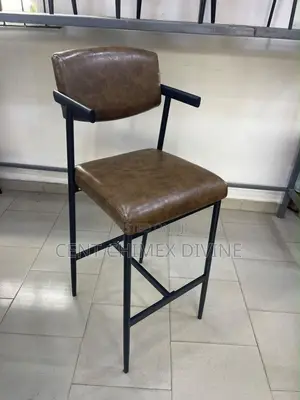 Quality Bar Stool With Arms
