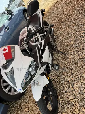 Honda CBR 2006 White