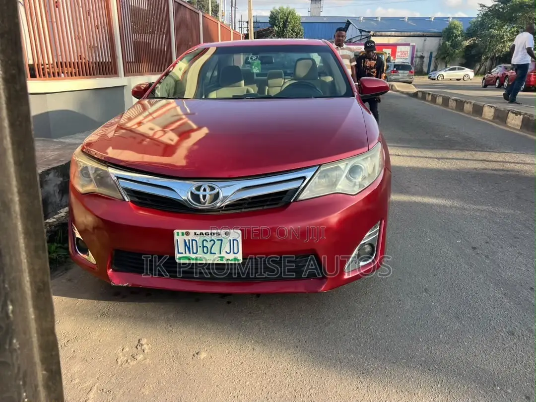 Toyota Camry 2014 Red