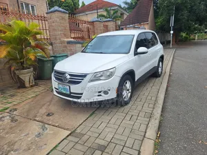 Volkswagen Tiguan 2011 White
