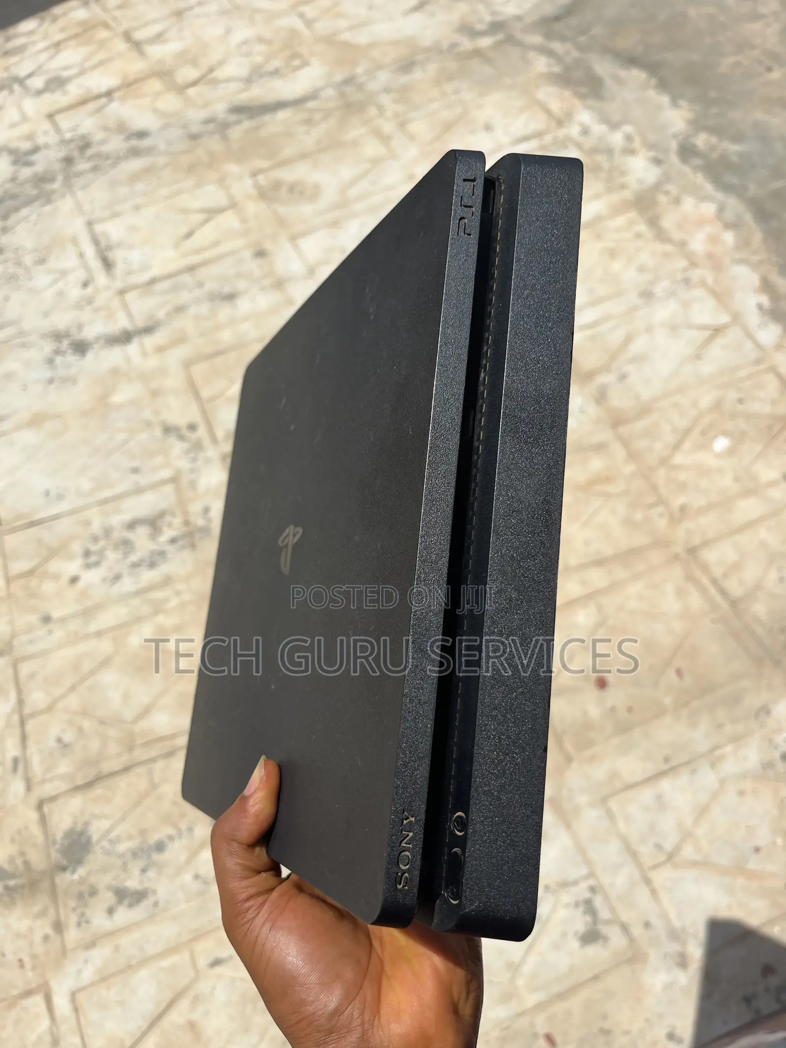 PS4 Slim With 2 Pad