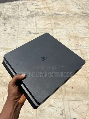 PS4 Slim With 2 Pad
