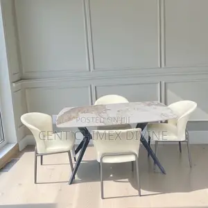 Sweet Looking 4 Seater Dinning Set
