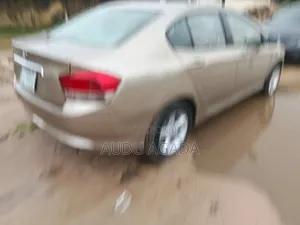 Honda City 2011 Gold