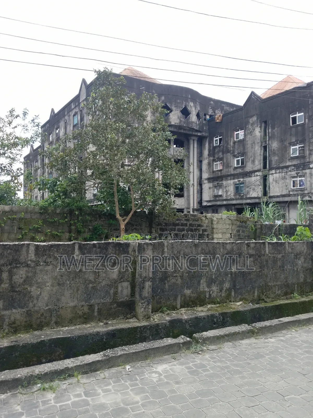 11 Plots With a Hotel Structure in GRA for Sale