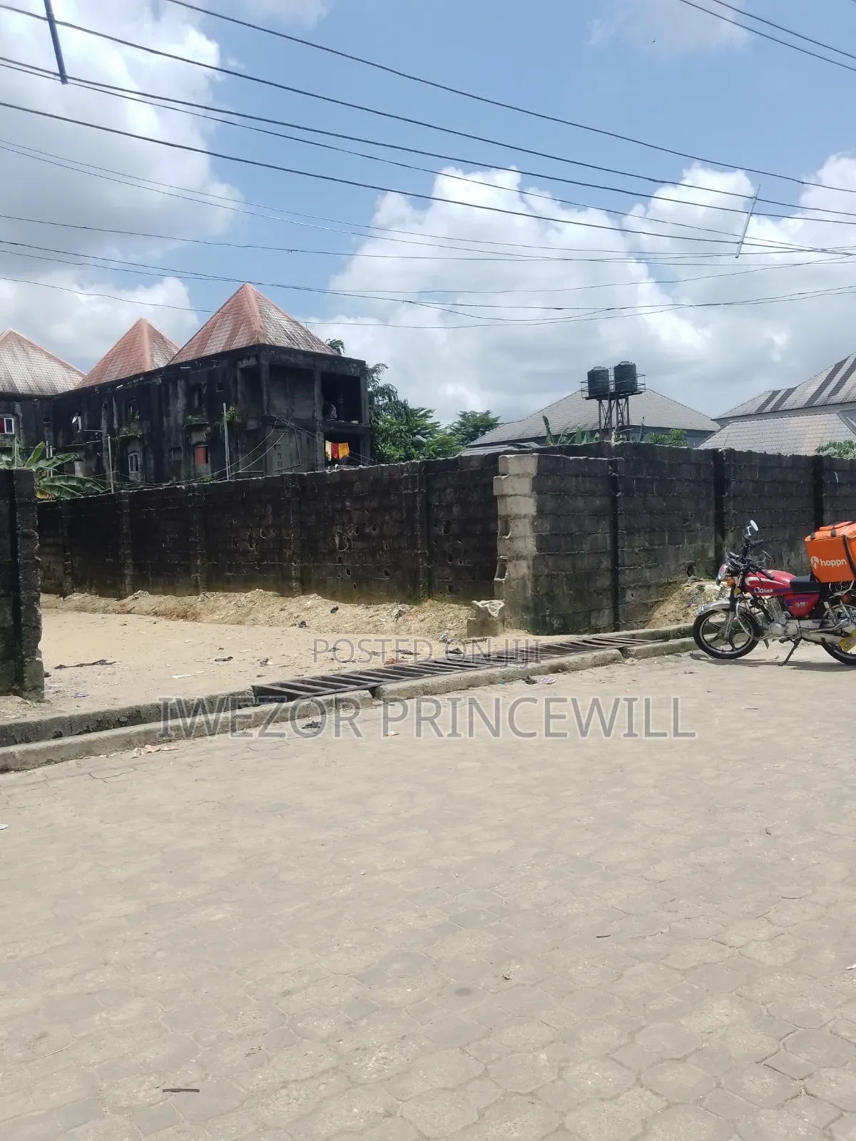 11 Plots With a Hotel Structure in GRA for Sale