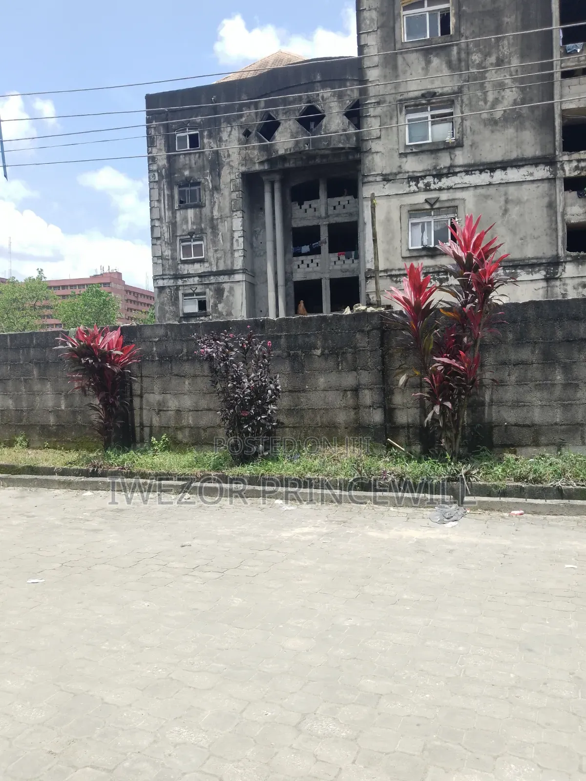 11 Plots With a Hotel Structure in GRA for Sale