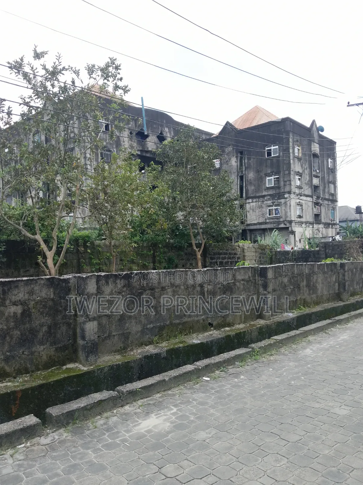 11 Plots With a Hotel Structure in GRA for Sale