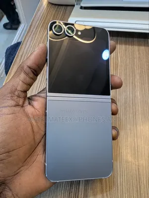 Samsung Galaxy Z Flip6 256 GB Gray