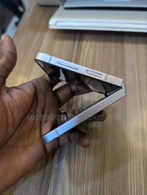 Samsung Galaxy Z Flip6 256 GB Gray