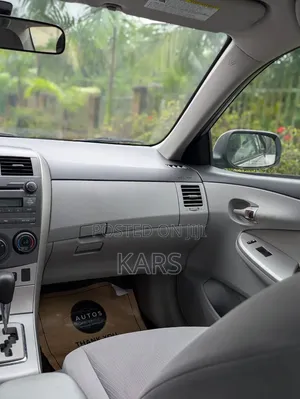 Toyota Corolla 2011 Silver