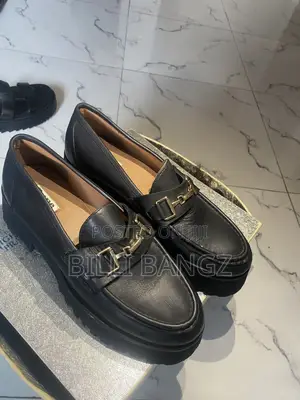 Ladies Shoe