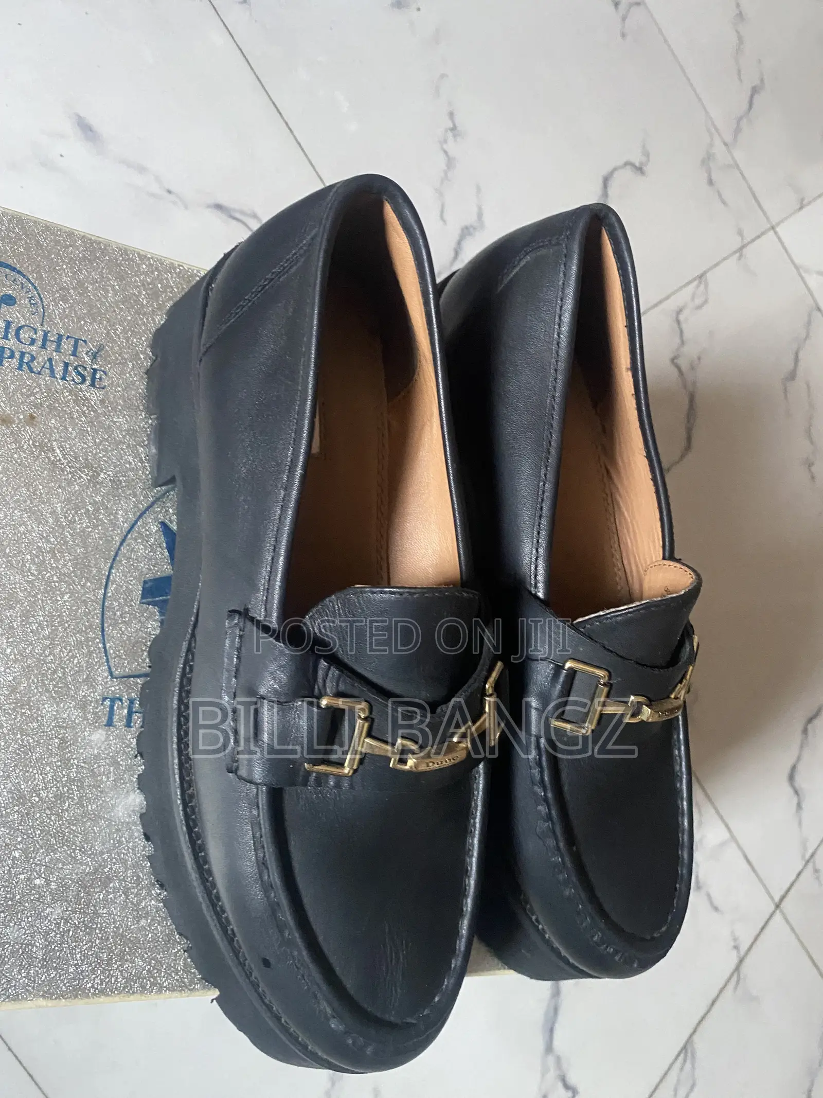Ladies Shoe