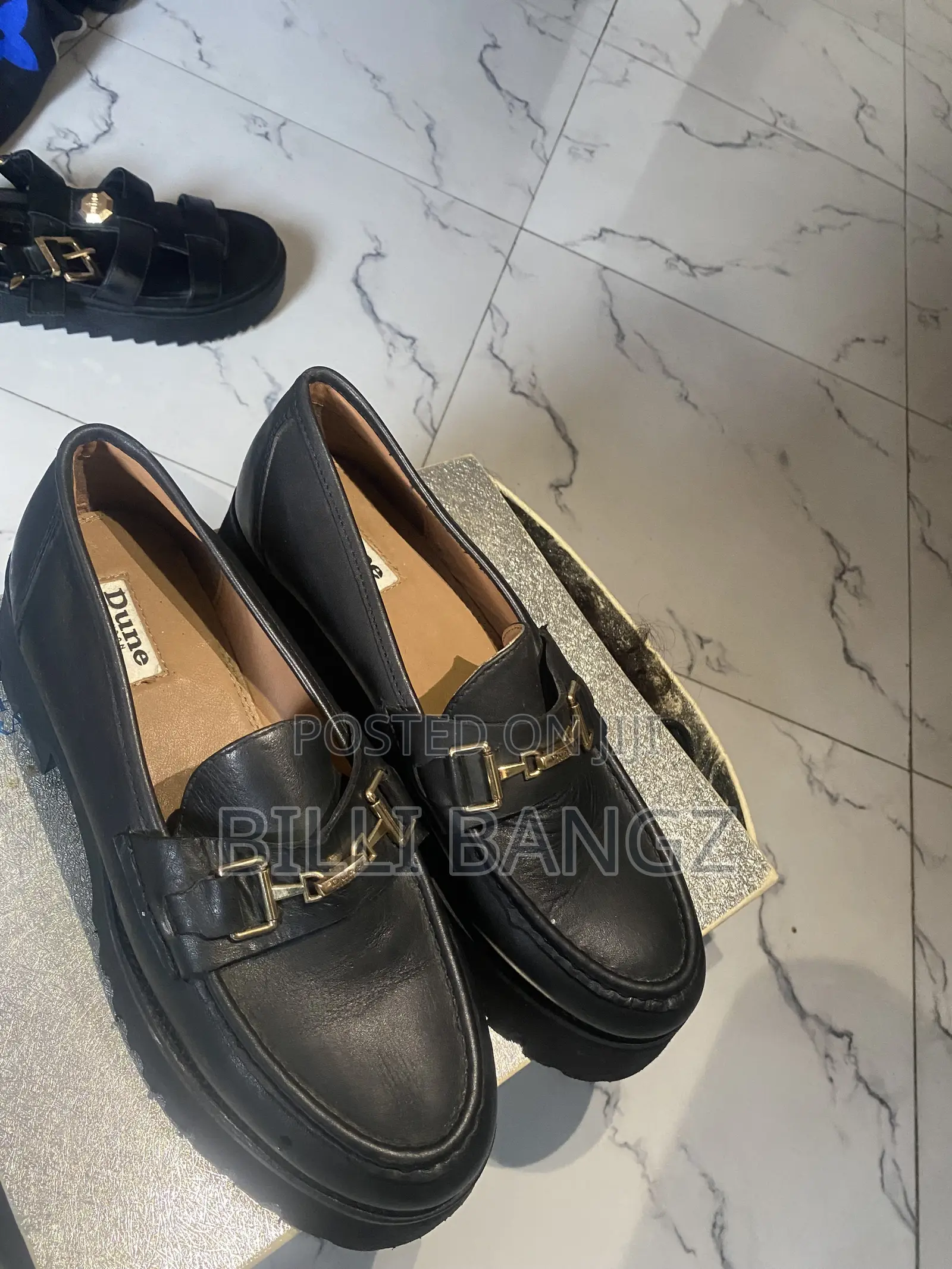 Ladies Shoe