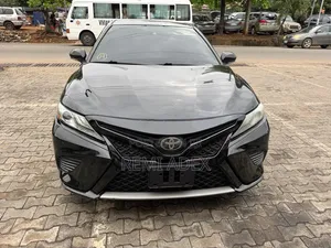 Toyota Camry XSE FWD (2.5L 4cyl 8AM) 2018 Black